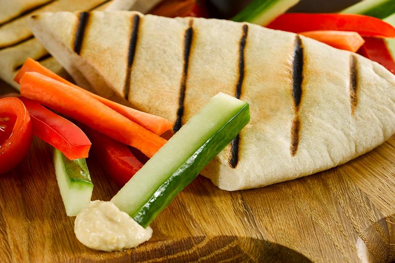 Pitta and crudites